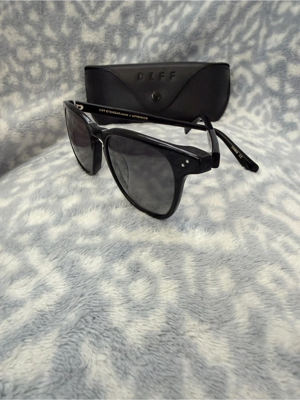 DIFF Black Polarized Sunglasses